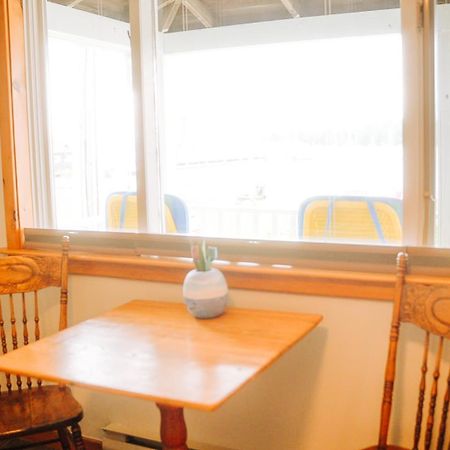 The Water'S Edge Inn & Gallery Baddeck Inlet Extérieur photo