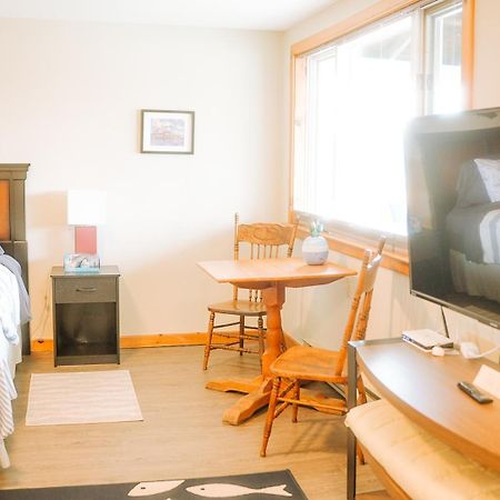 The Water'S Edge Inn & Gallery Baddeck Inlet Extérieur photo