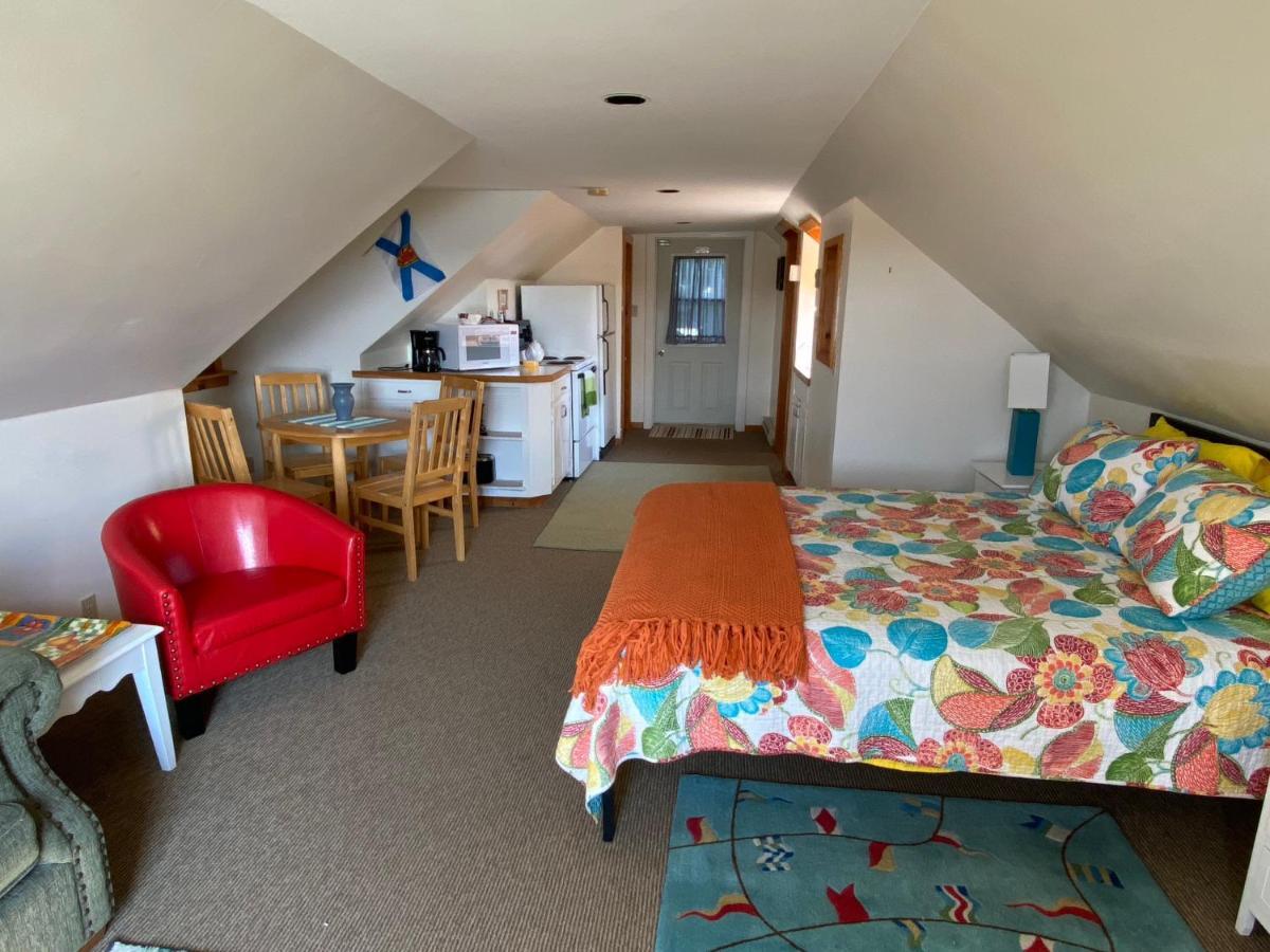 The Water'S Edge Inn & Gallery Baddeck Inlet Extérieur photo