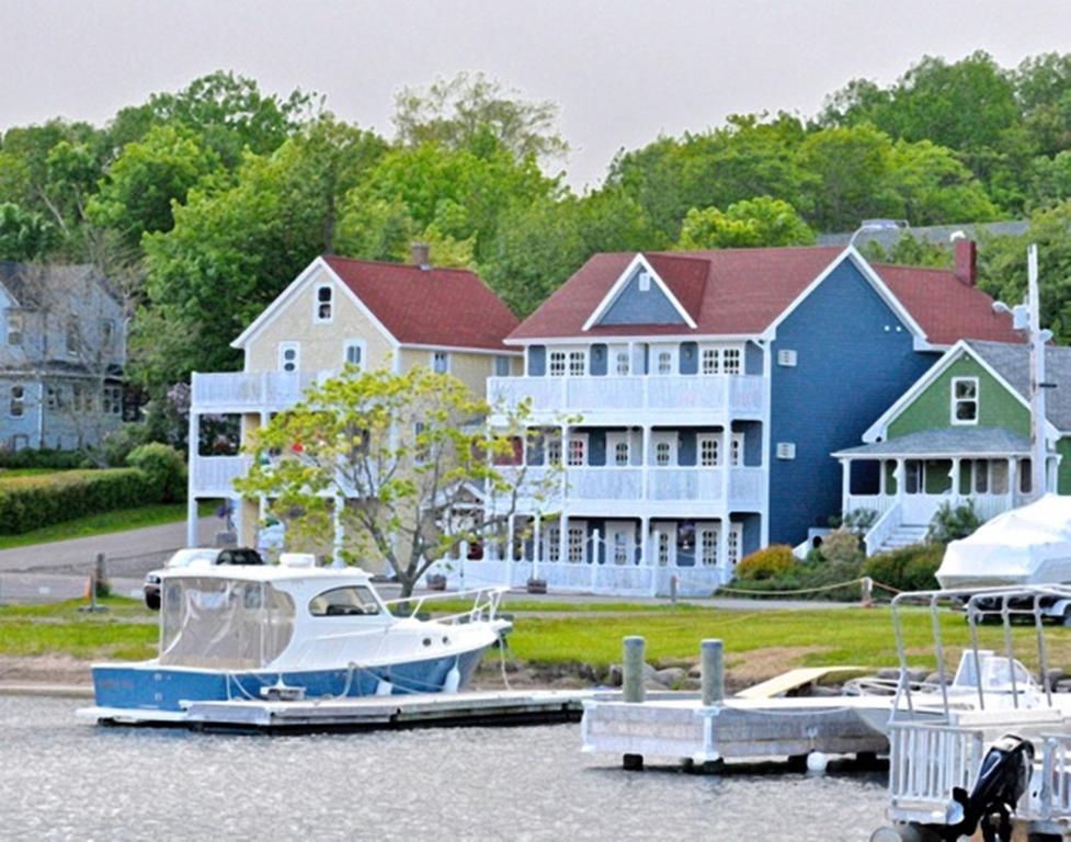 The Water'S Edge Inn & Gallery Baddeck Inlet Extérieur photo